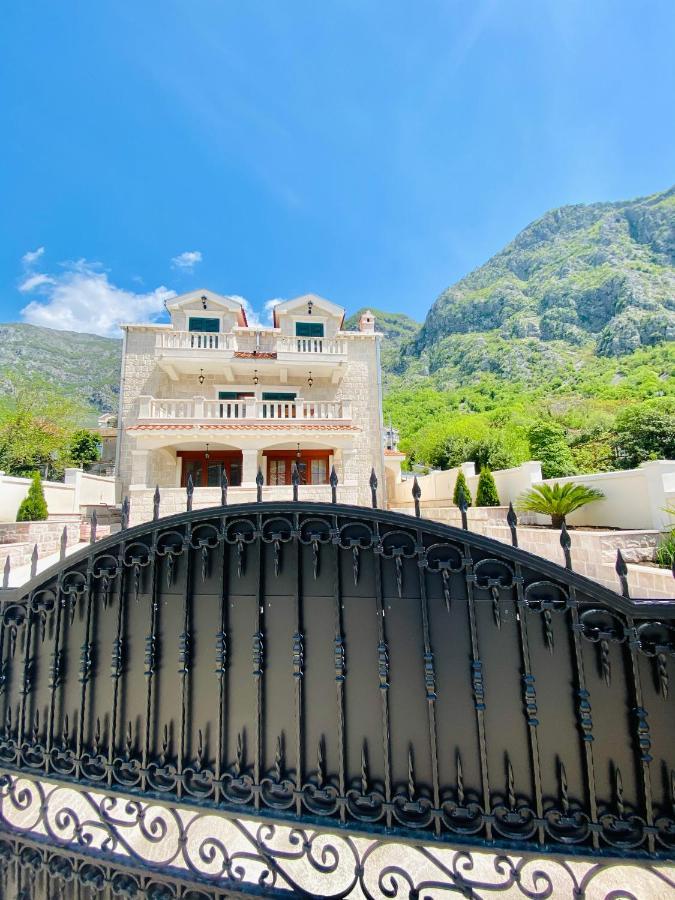 Villa Blanca Рисан Экстерьер фото