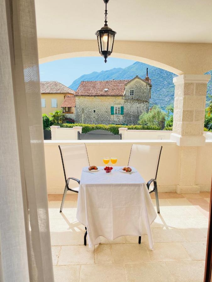 Villa Blanca Рисан Экстерьер фото